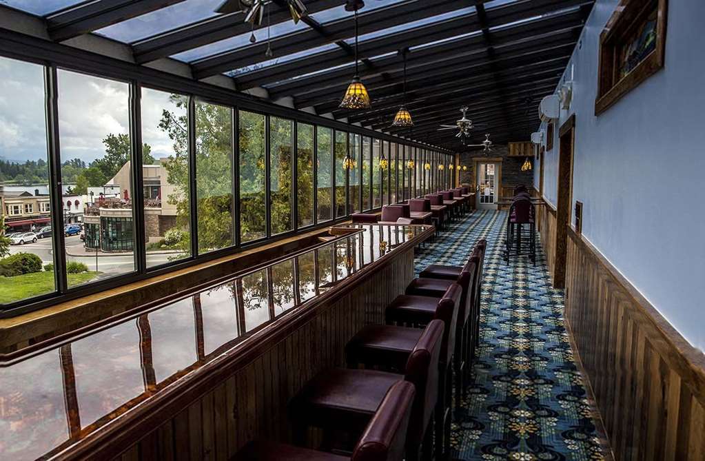 Bluebird Lake Placid Restoran foto